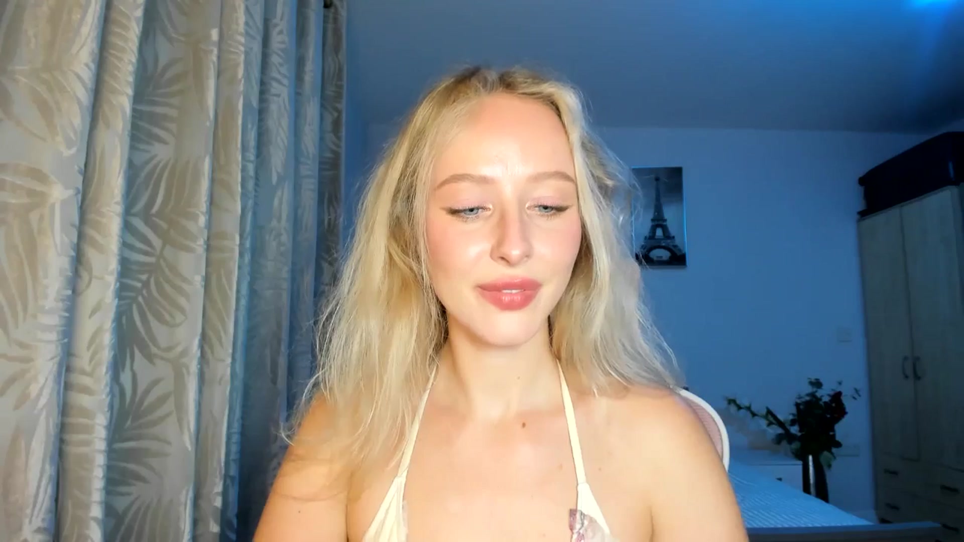 Gallery image thumbnail from Lamantina's myfreecams stream on, 10/07/2025, 23:27 image 6 of 20