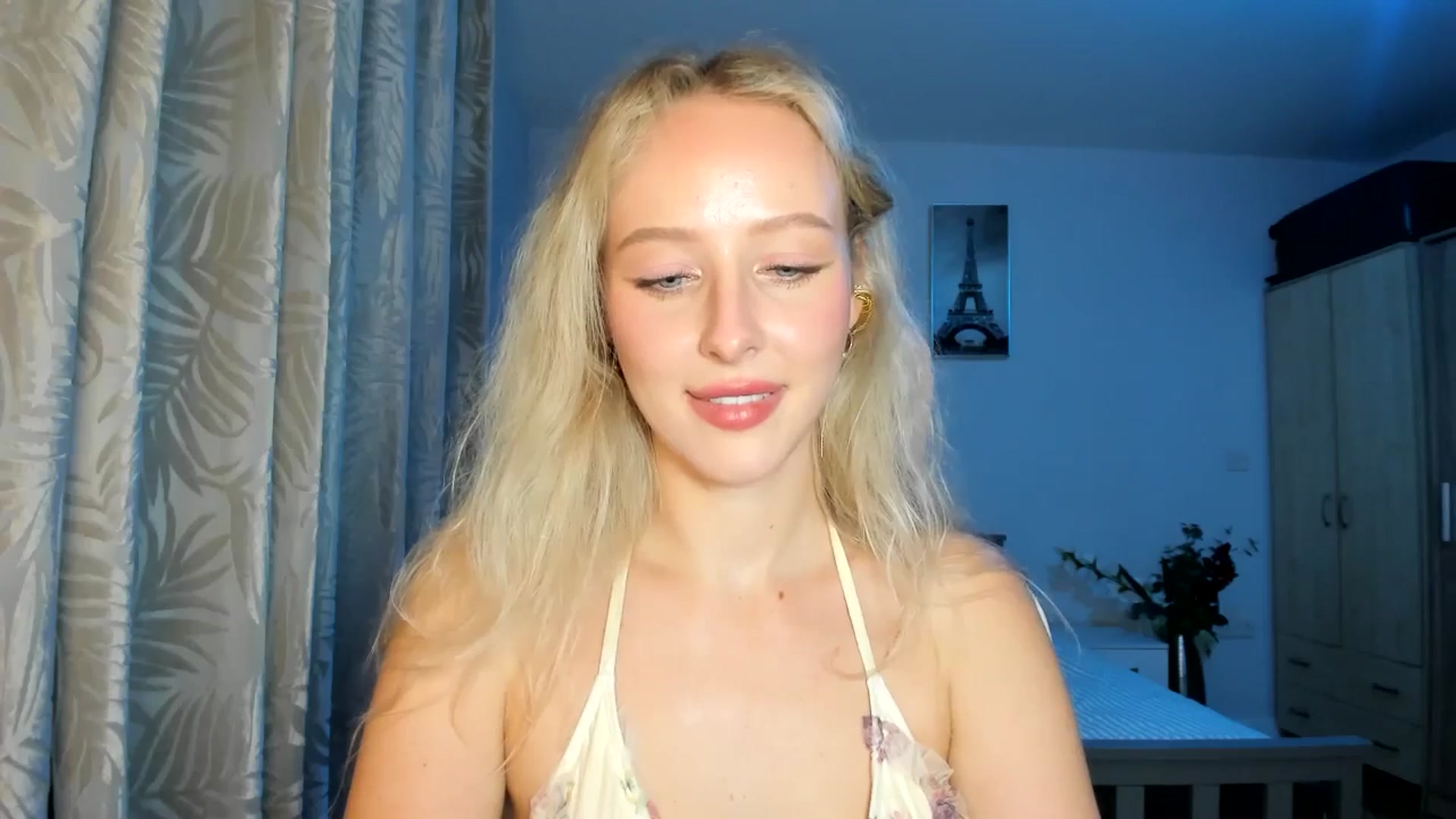 Gallery image thumbnail from Lamantina's myfreecams stream on, 10/07/2025, 23:27 image 18 of 20
