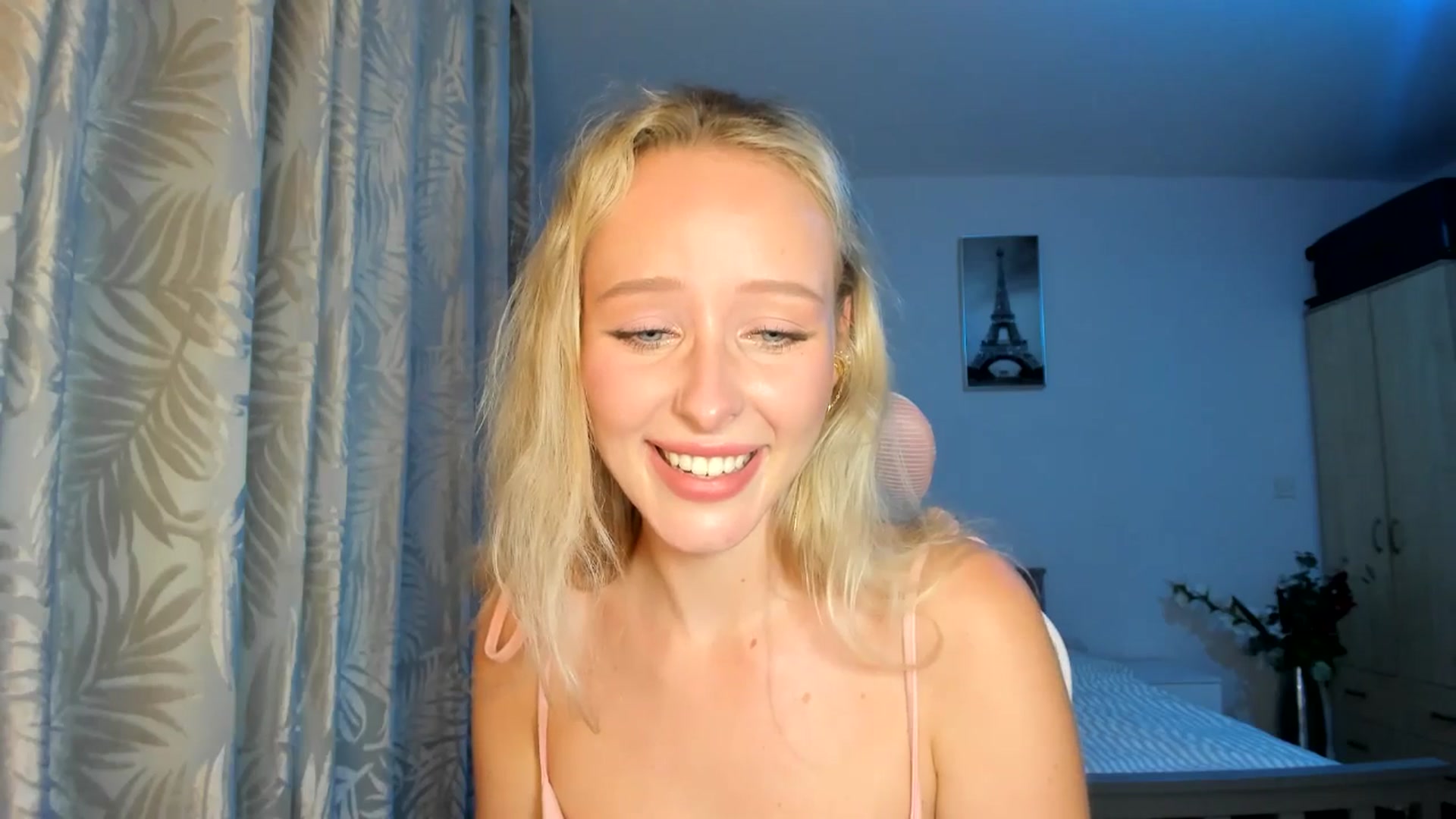 Gallery image thumbnail from Lamantina's myfreecams stream on, 10/09/2025, 01:35 image 7 of 20