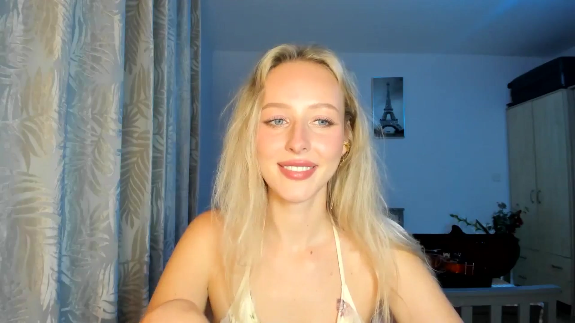 Gallery image thumbnail from Lamantina's myfreecams stream on, 10/10/2025, 01:04 image 14 of 20