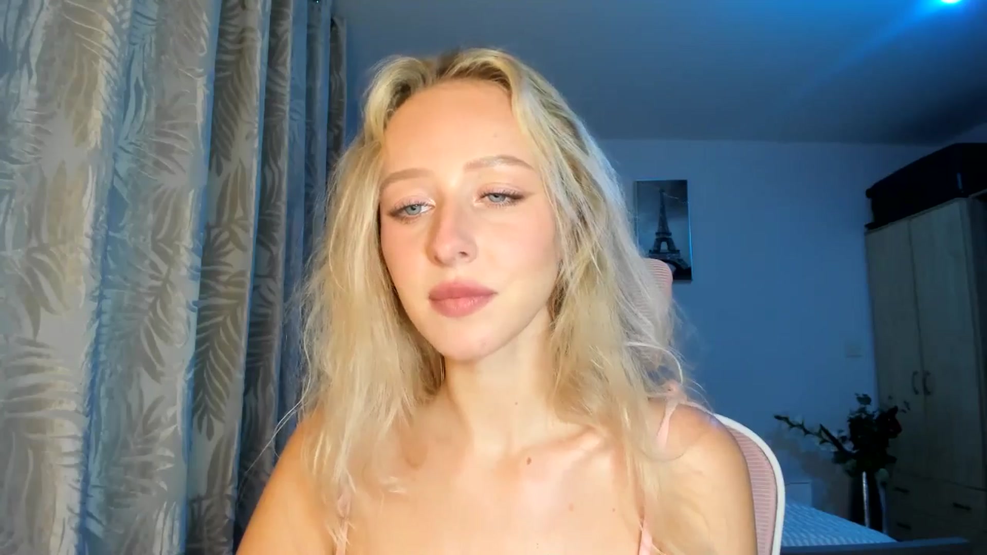 Gallery image thumbnail from Lamantina's myfreecams stream on, 10/10/2025, 02:32 image 2 of 20