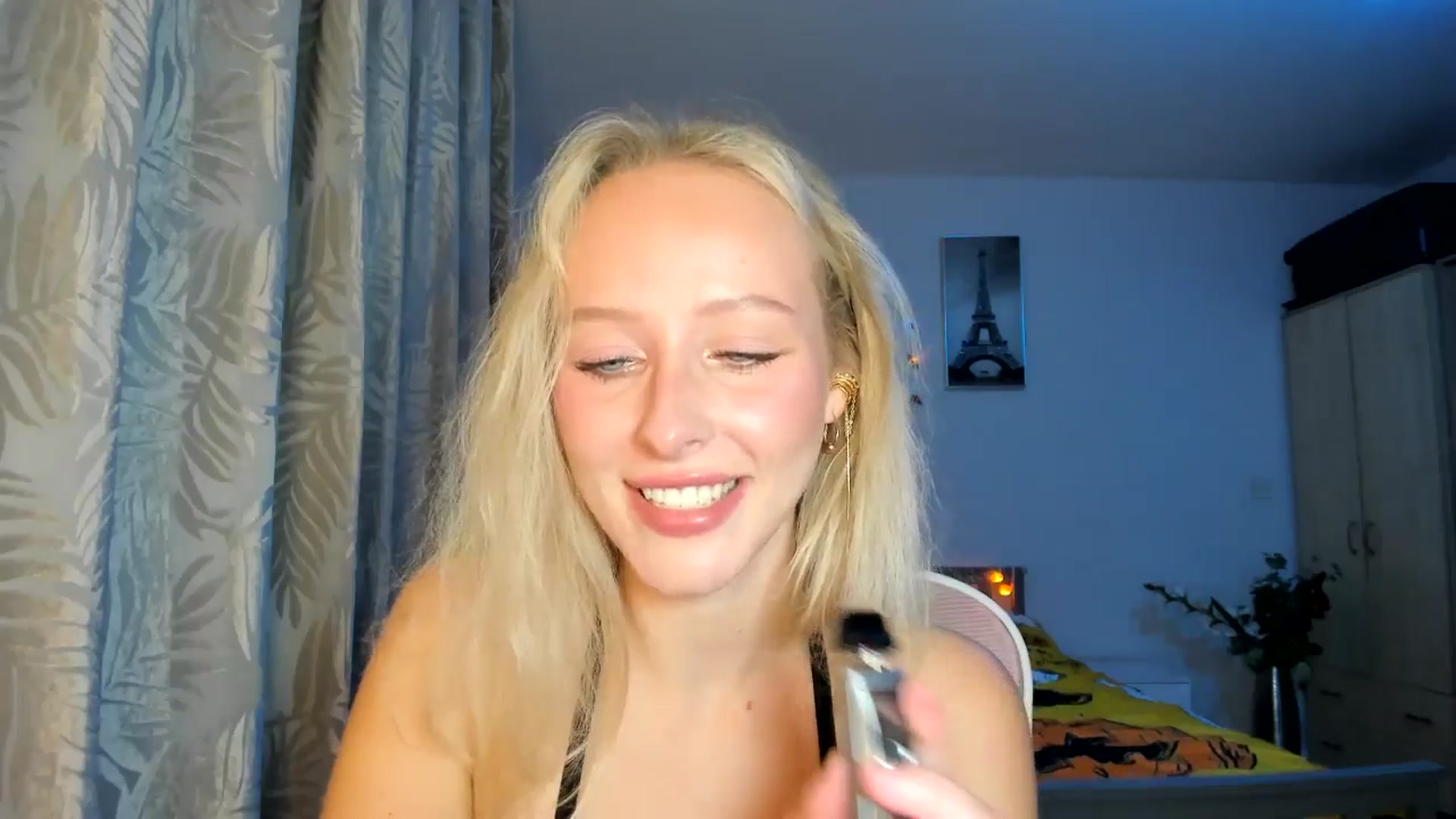 Gallery image thumbnail from Lamantina's myfreecams stream on, 10/10/2025, 22:36 image 20 of 20