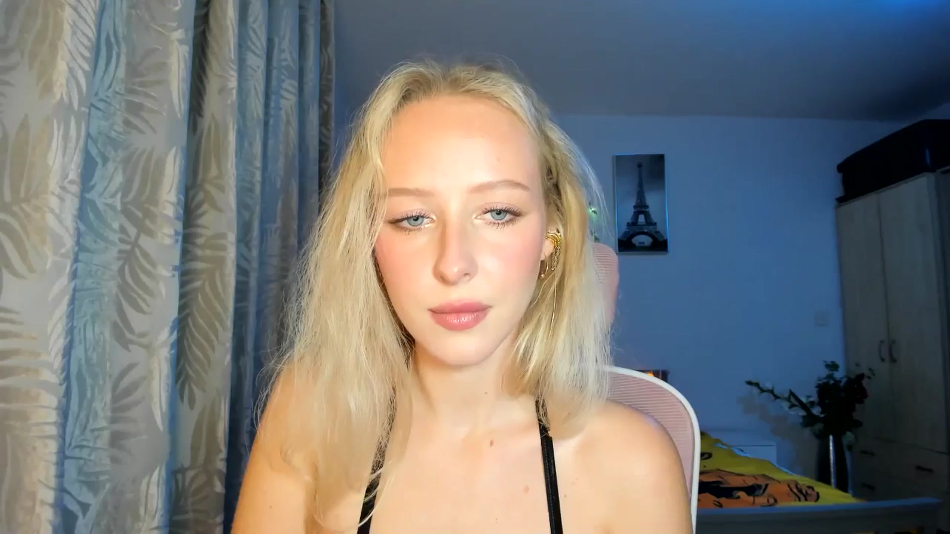 Gallery image thumbnail from Lamantina's myfreecams stream on, 10/10/2025, 22:36 image 18 of 20