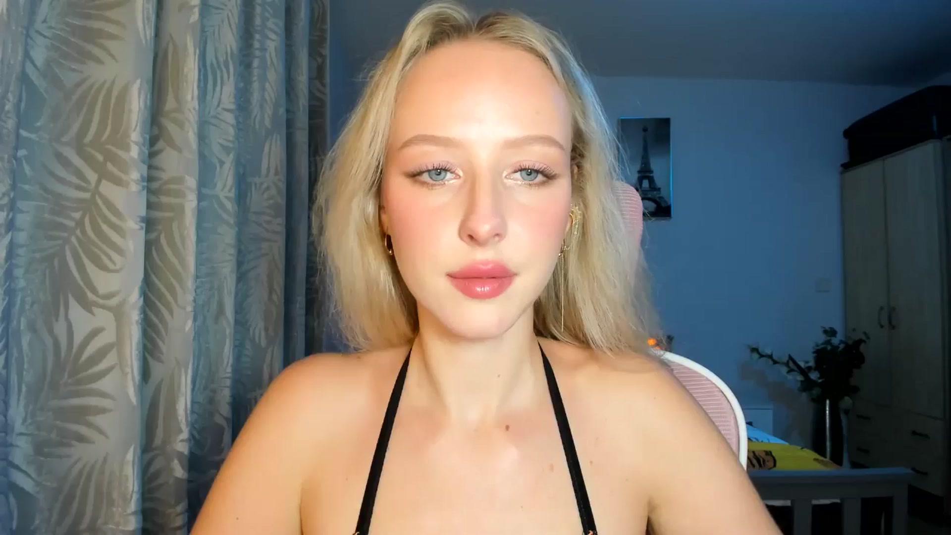 Gallery image thumbnail from Lamantina's myfreecams stream on, 10/11/2025, 23:49 image 1 of 20