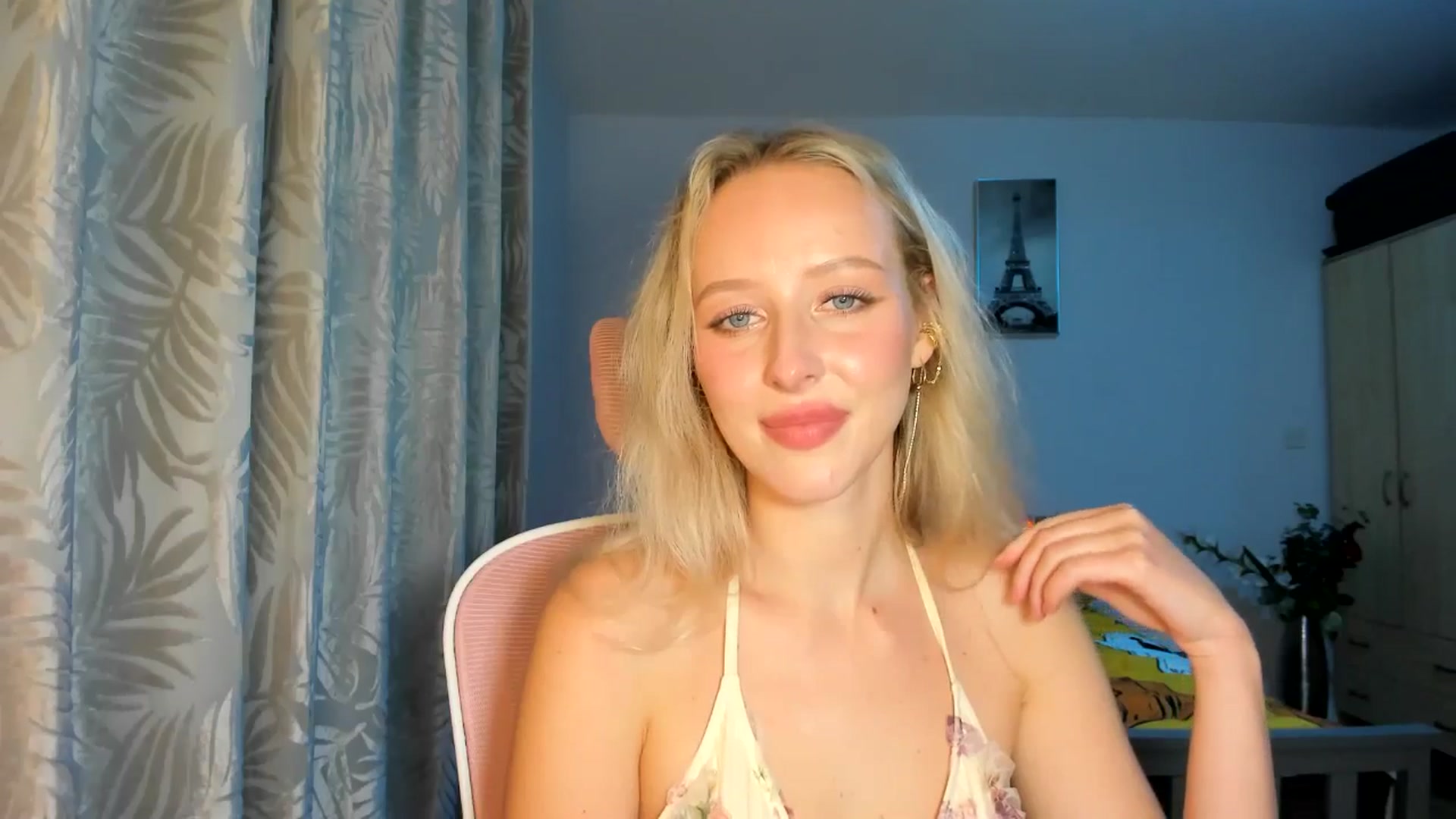 Gallery image thumbnail from Lamantina's myfreecams stream on, 10/12/2025, 02:48 image 10 of 20