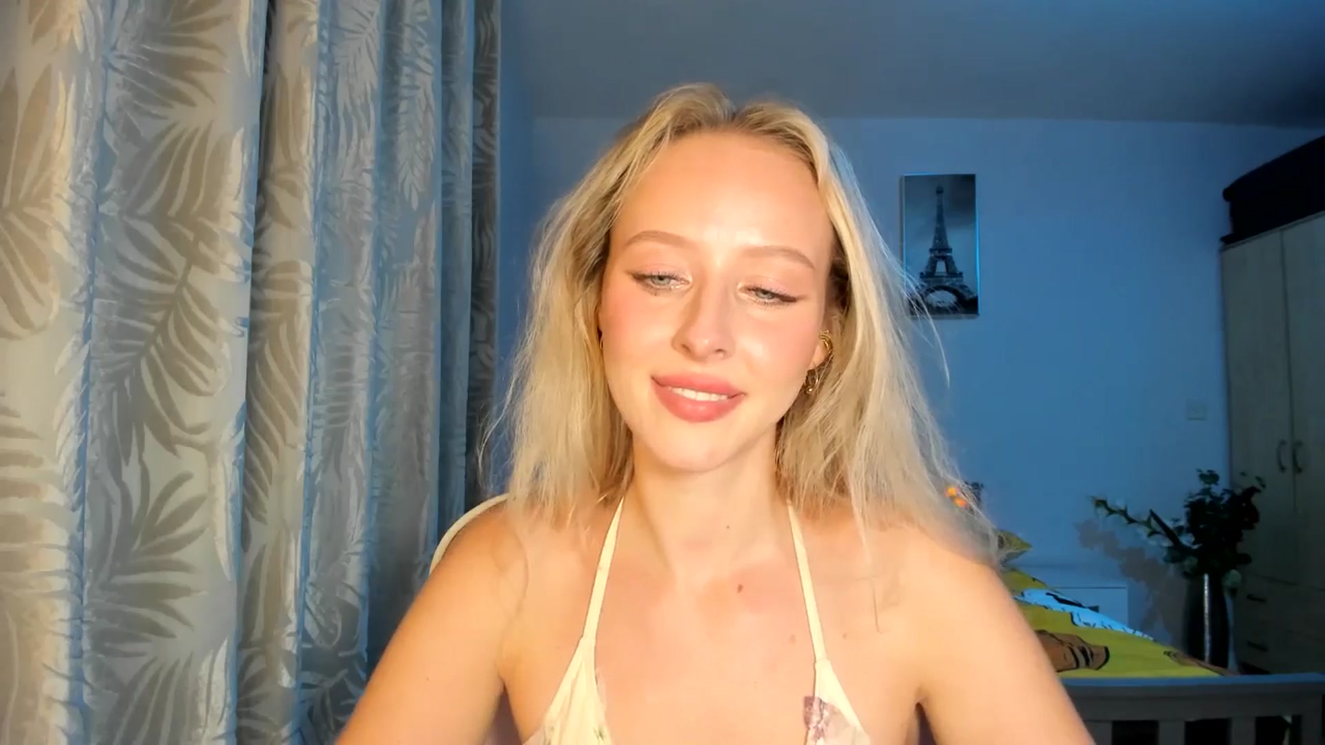 Gallery image thumbnail from Lamantina's myfreecams stream on, 10/12/2025, 02:48 image 3 of 20