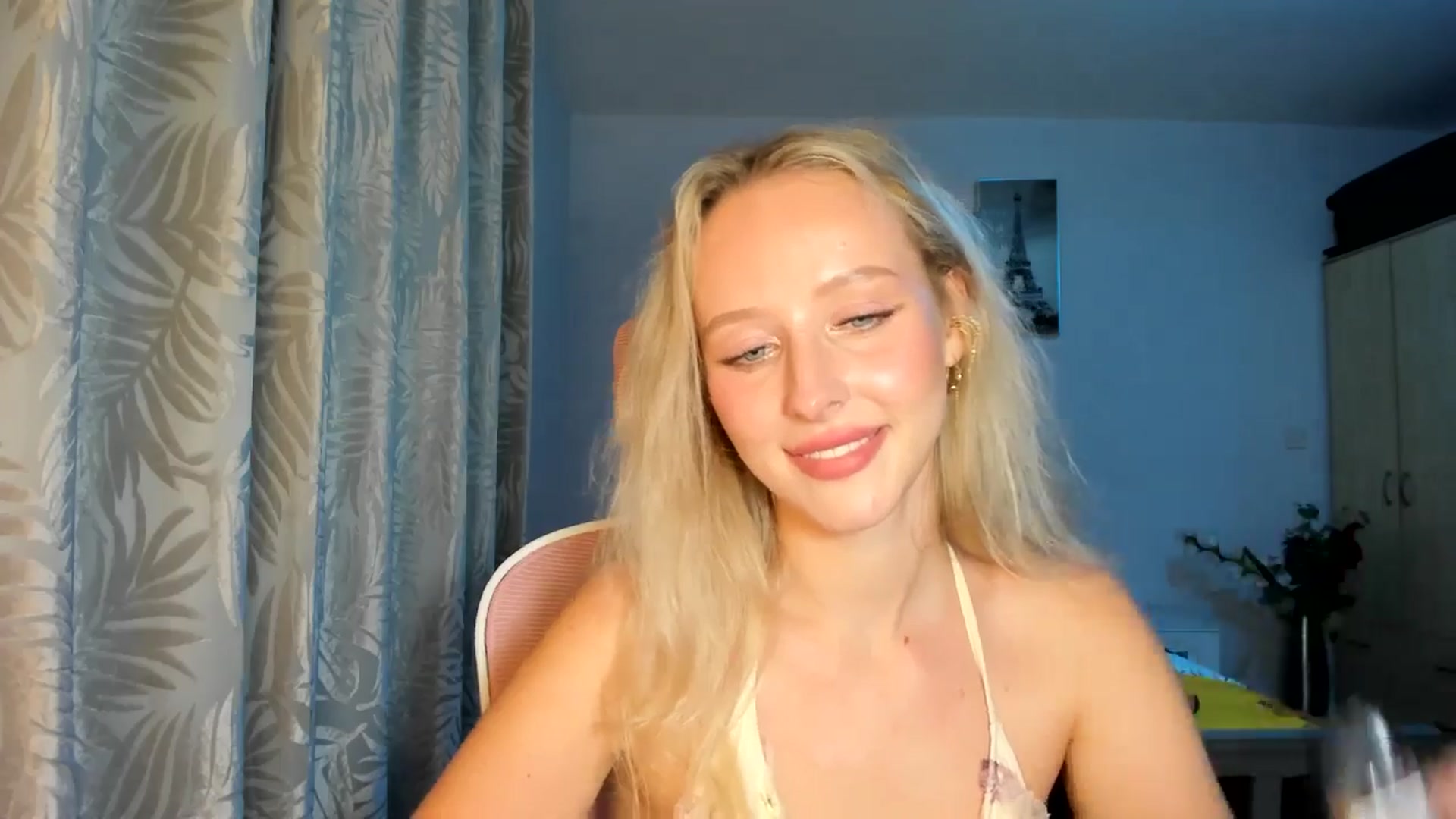 Gallery image thumbnail from Lamantina's myfreecams stream on, 10/12/2025, 02:48 image 8 of 20