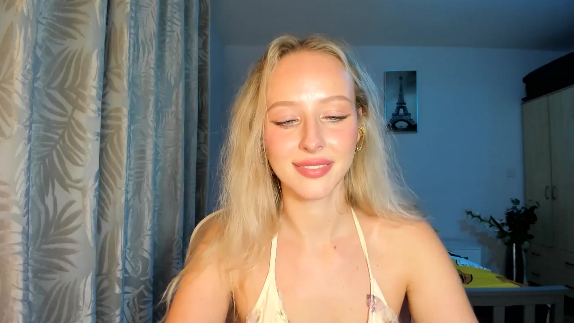 Gallery image thumbnail from Lamantina's myfreecams stream on, 10/12/2025, 02:48 image 7 of 20
