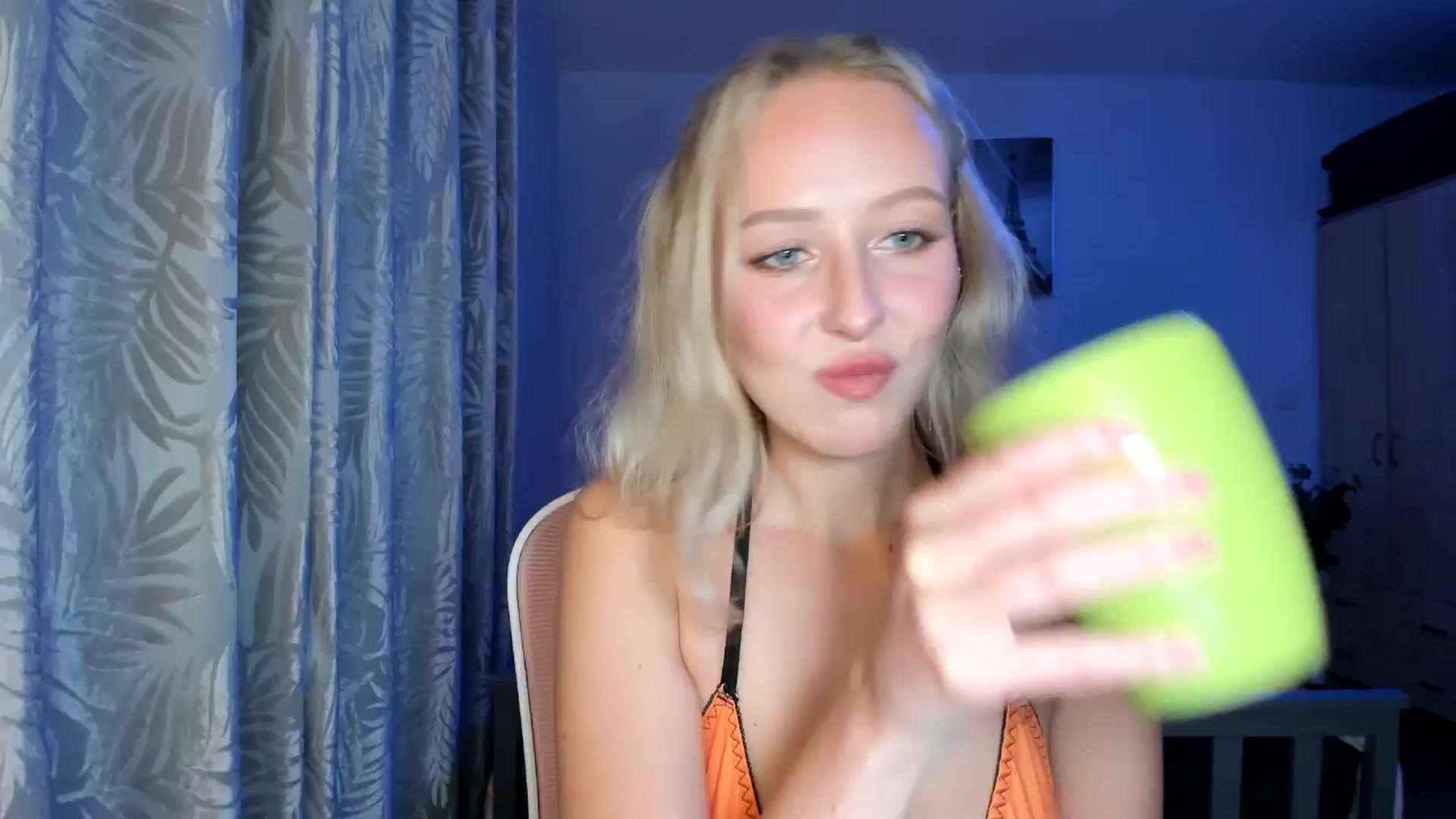 Gallery image thumbnail from Lamantina's myfreecams stream on, 10/13/2025, 24:03 image 1 of 20