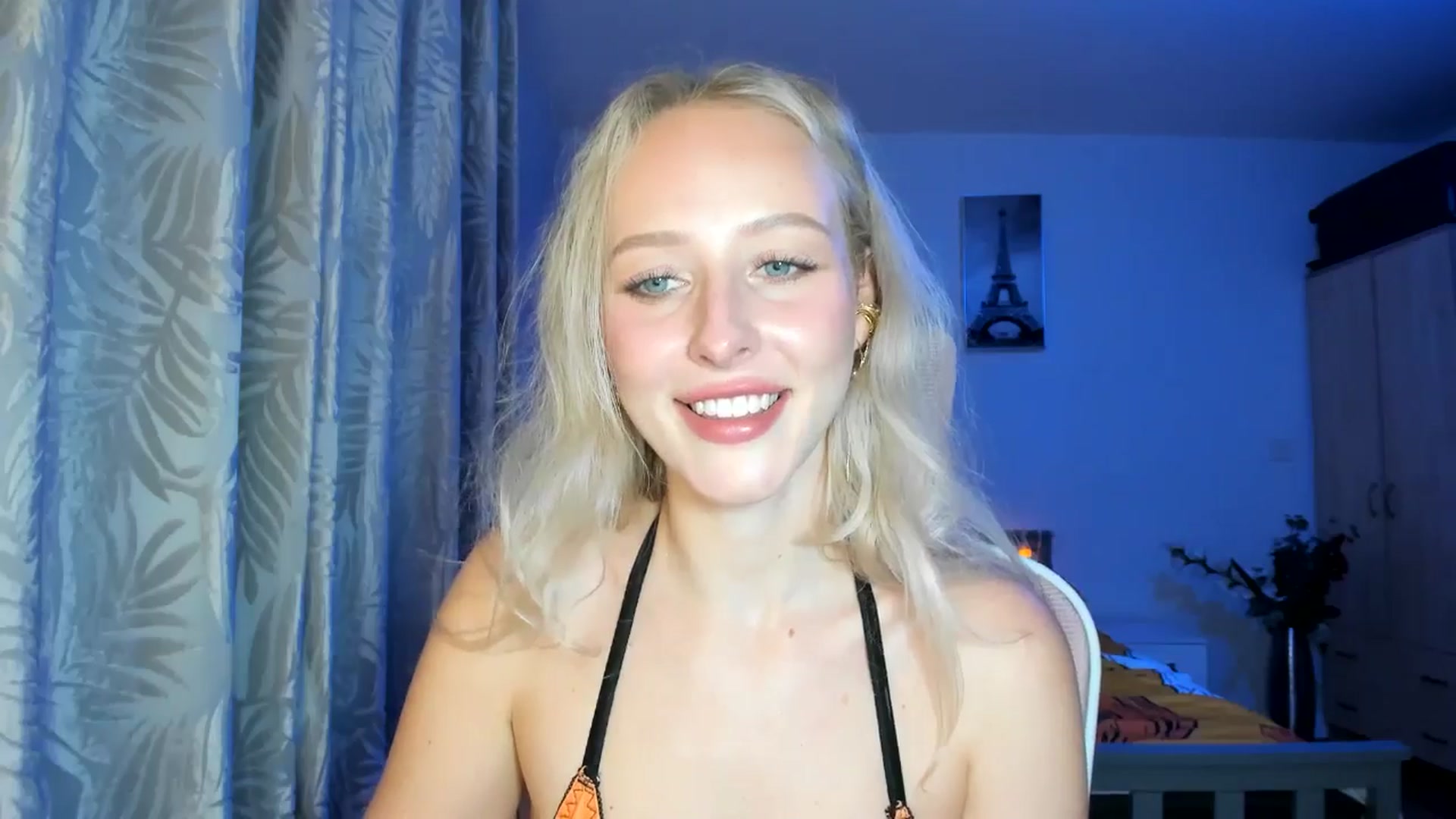 Gallery image thumbnail from Lamantina's myfreecams stream on, 10/13/2025, 24:47 image 5 of 20