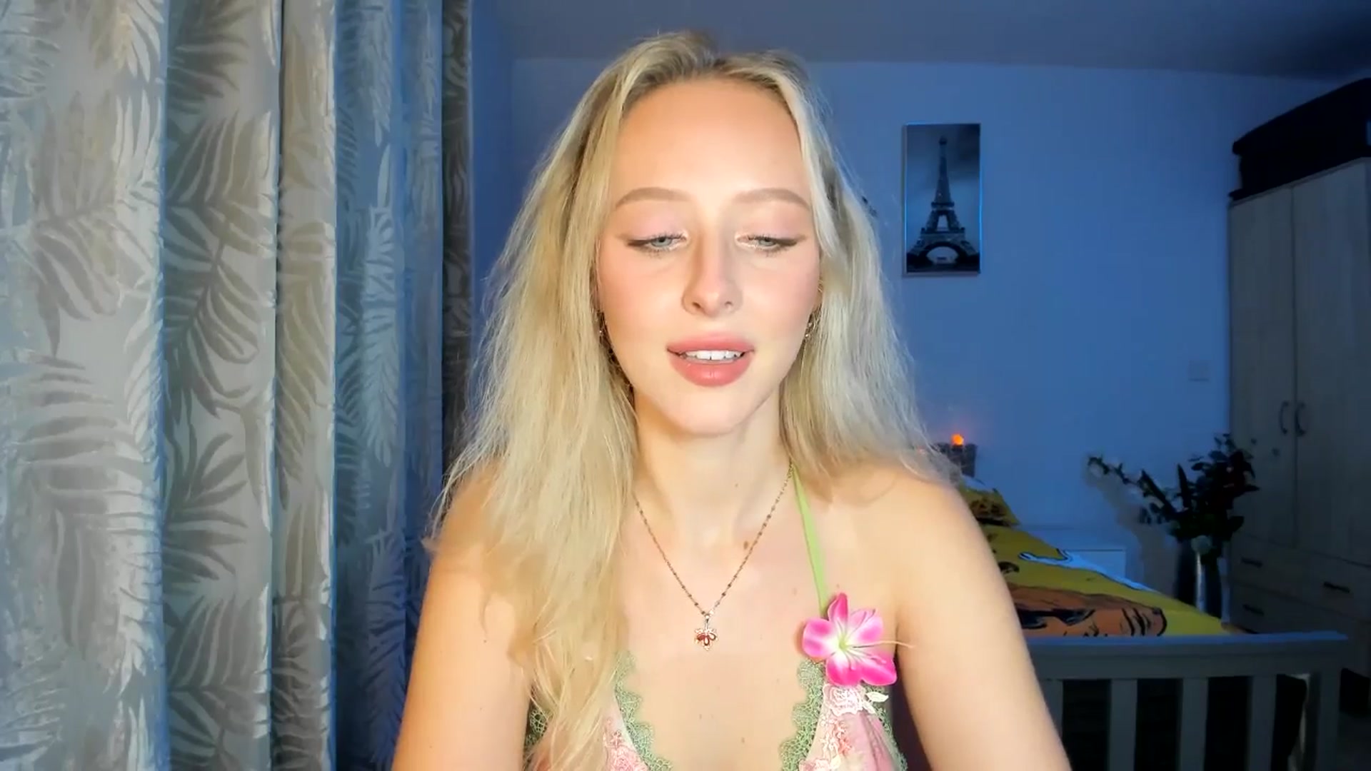 Gallery image thumbnail from Lamantina's myfreecams stream on, 10/16/2025, 03:45 image 4 of 20