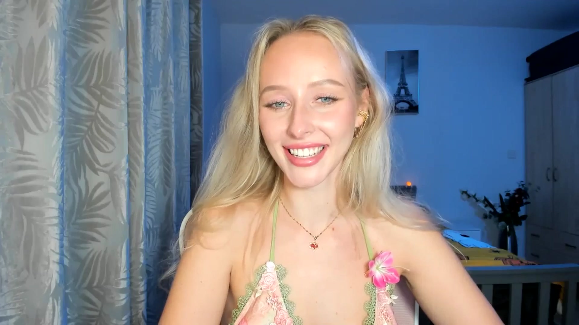 Gallery image thumbnail from Lamantina's myfreecams stream on, 10/16/2025, 22:58 image 16 of 20