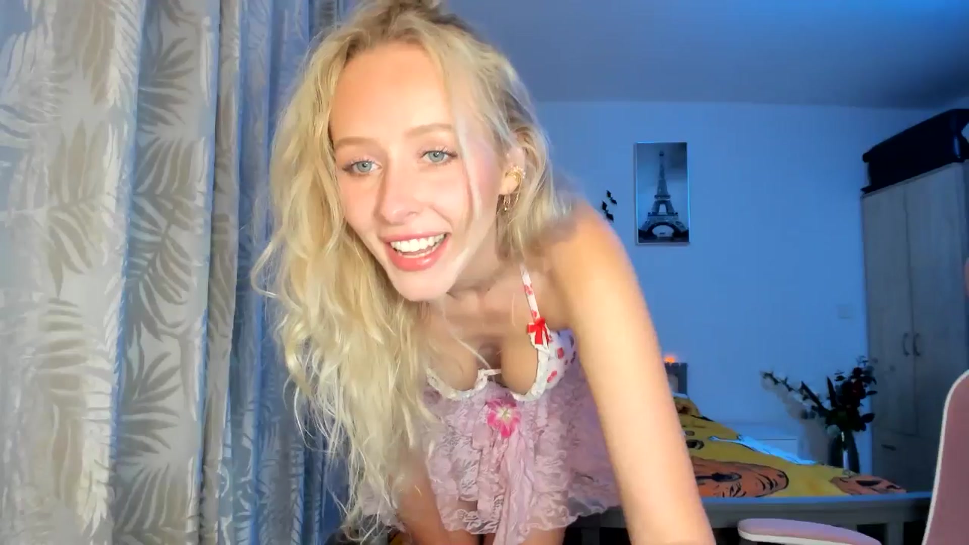 Gallery image thumbnail from Lamantina's myfreecams stream on, 10/19/2025, 22:14 image 14 of 20