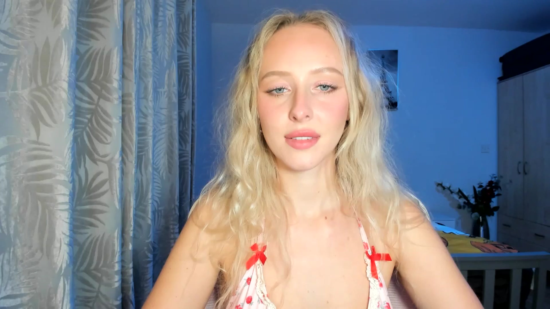 Gallery image thumbnail from Lamantina's myfreecams stream on, 10/20/2025, 24:00 image 15 of 20