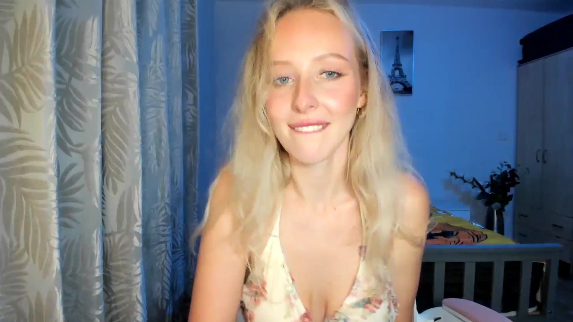 Gallery image thumbnail from Lamantina's myfreecams stream on, 10/21/2025, 23:13 image 18 of 20