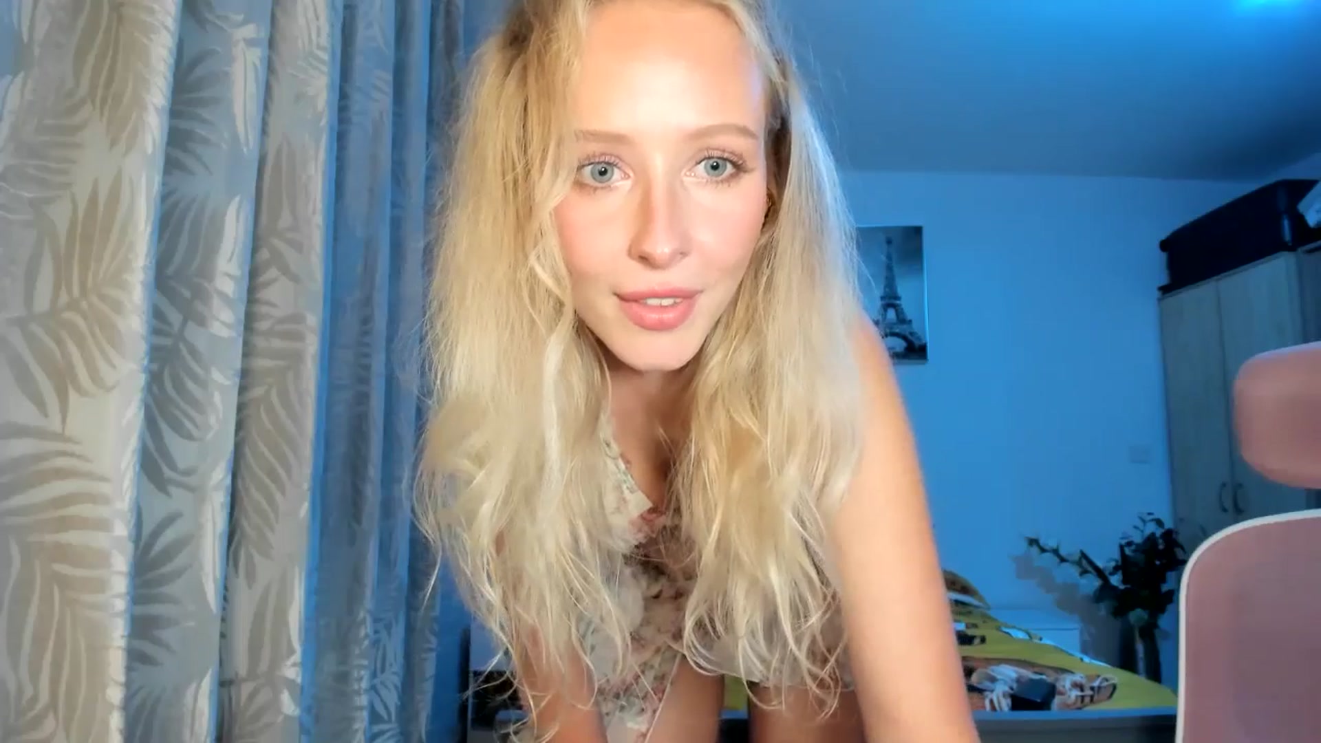 Gallery image thumbnail from Lamantina's myfreecams stream on, 10/22/2025, 01:05 image 17 of 20