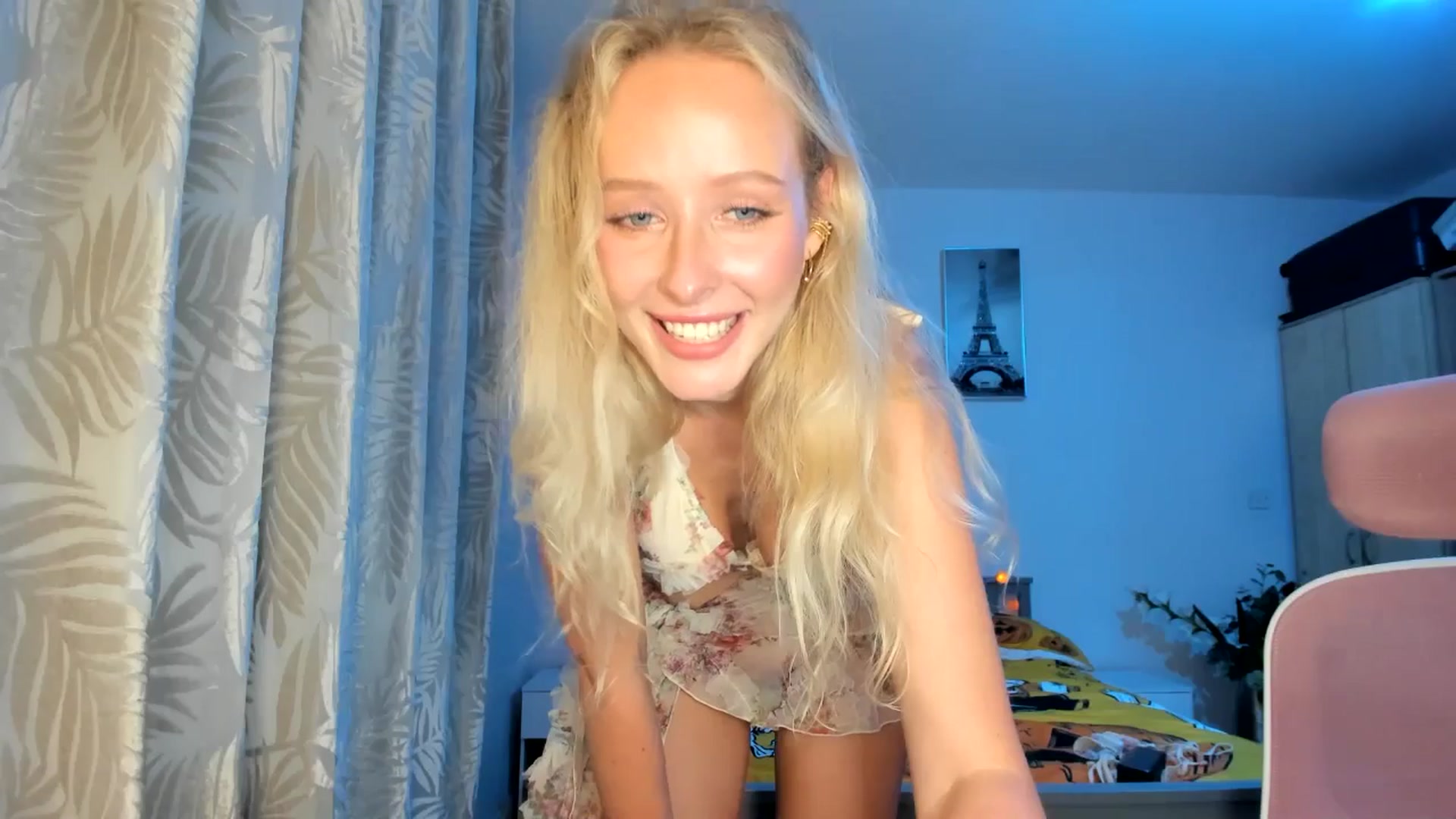 Gallery image thumbnail from Lamantina's myfreecams stream on, 10/22/2025, 01:05 image 16 of 20