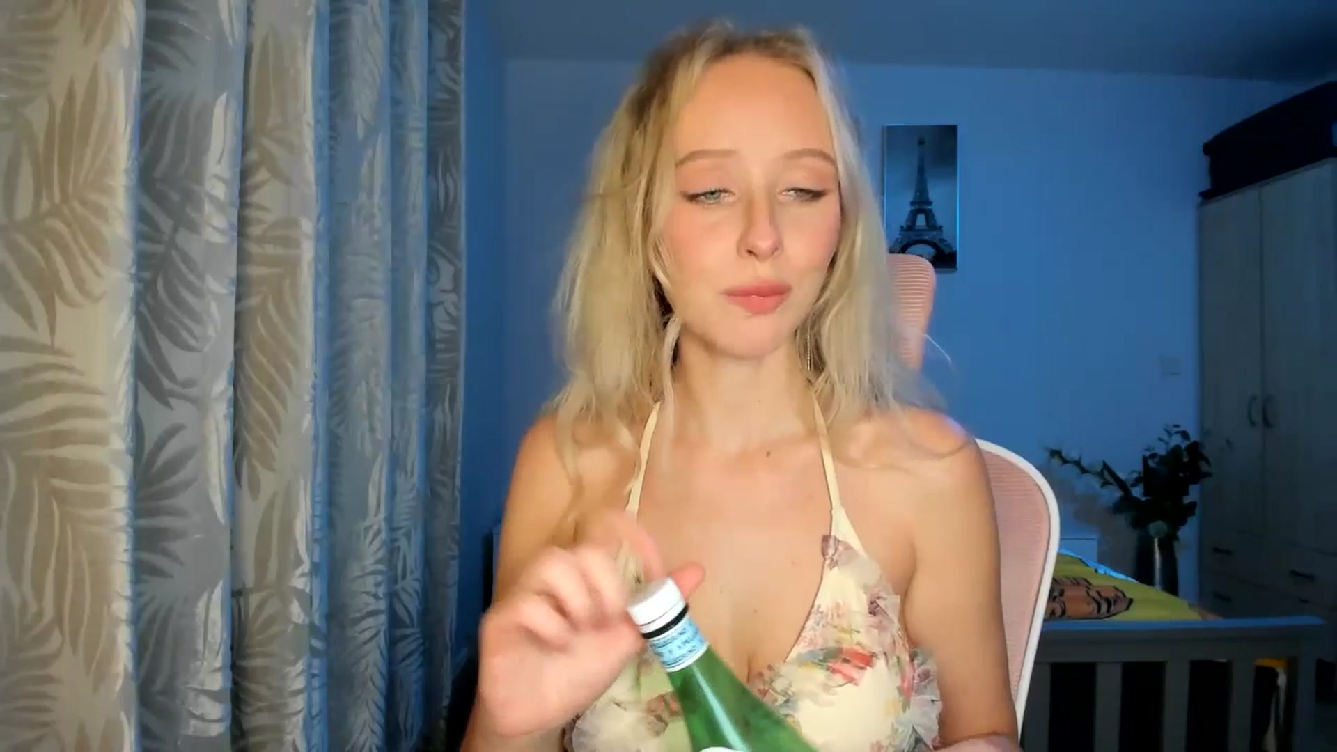Gallery image thumbnail from Lamantina's myfreecams stream on, 10/22/2025, 01:54 image 19 of 20