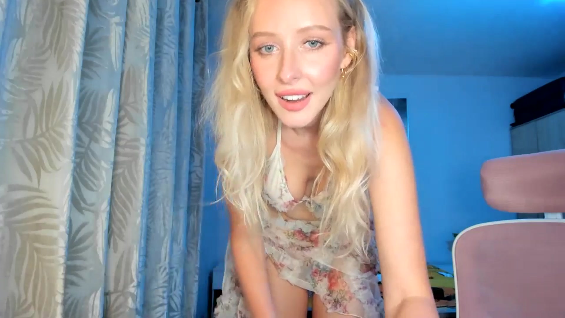 Gallery image thumbnail from Lamantina's myfreecams stream on, 10/22/2025, 03:01 image 14 of 20