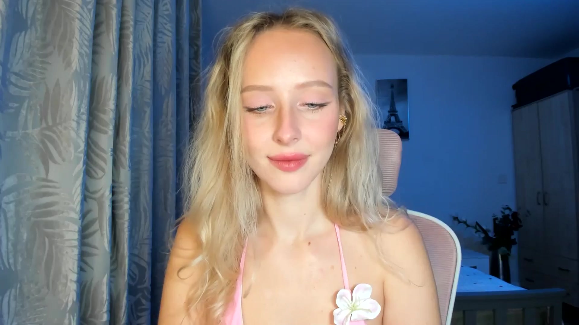 Gallery image thumbnail from Lamantina's myfreecams stream on, 10/24/2025, 23:53 image 13 of 20