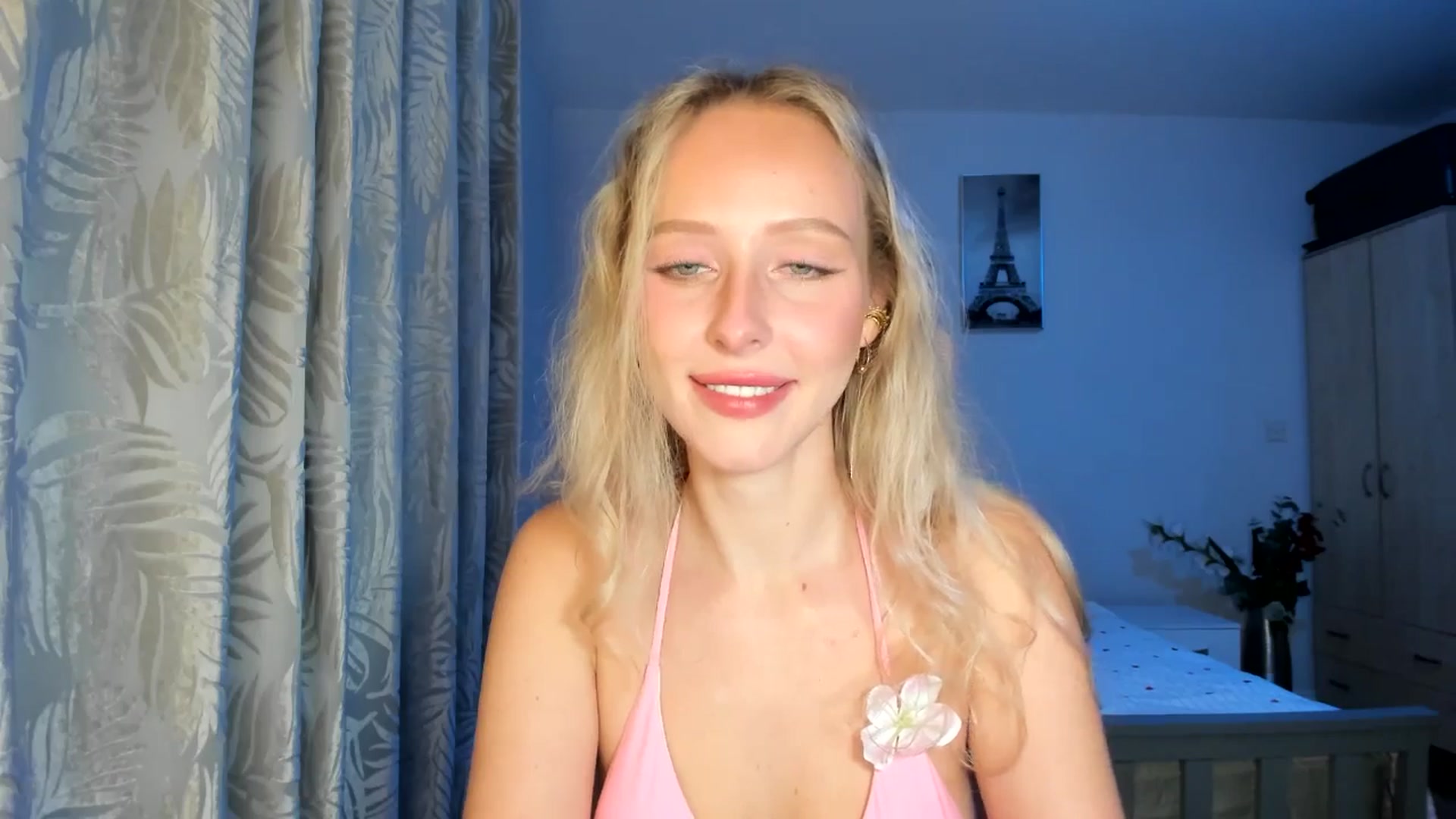 Gallery image thumbnail from Lamantina's myfreecams stream on, 10/24/2025, 23:53 image 19 of 20