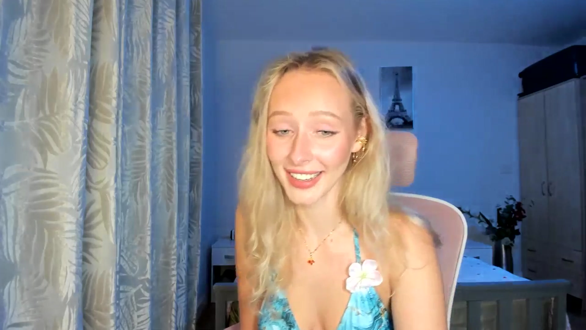 Gallery image thumbnail from Lamantina's myfreecams stream on, 10/25/2025, 01:22 image 15 of 20
