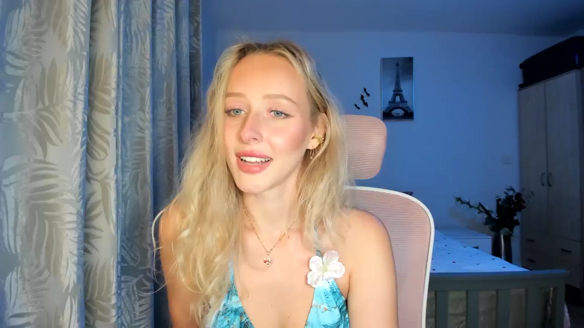 Gallery image thumbnail from Lamantina's myfreecams stream on, 10/25/2025, 01:22 image 6 of 20