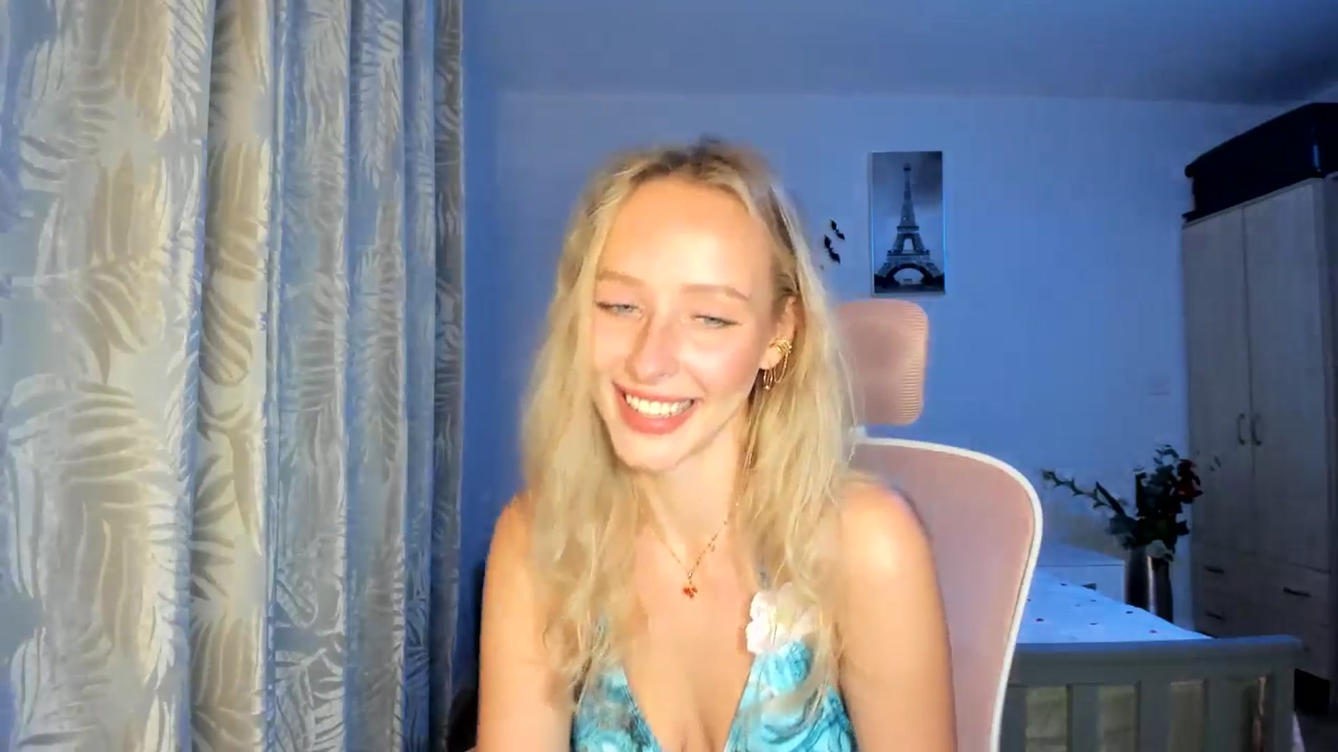 Gallery image thumbnail from Lamantina's myfreecams stream on, 10/25/2025, 01:22 image 13 of 20