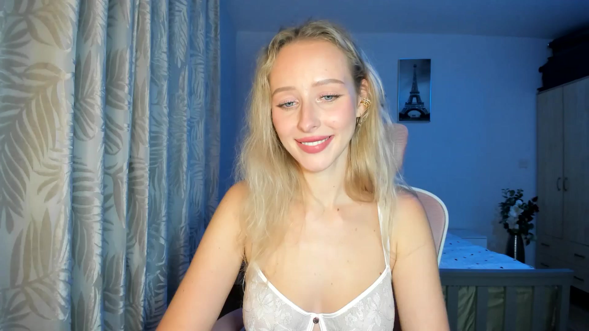 Gallery image thumbnail from Lamantina's myfreecams stream on, 11/16/2025, 01:17 image 16 of 20