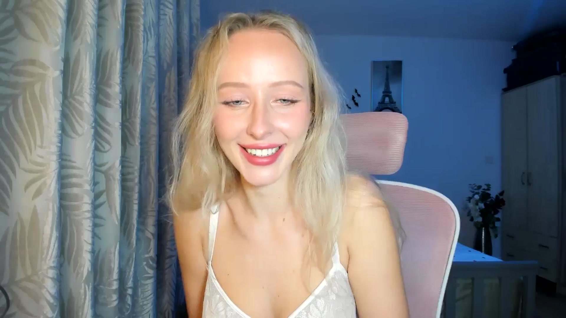 Gallery image thumbnail from Lamantina's myfreecams stream on, 11/16/2025, 23:47 image 18 of 20