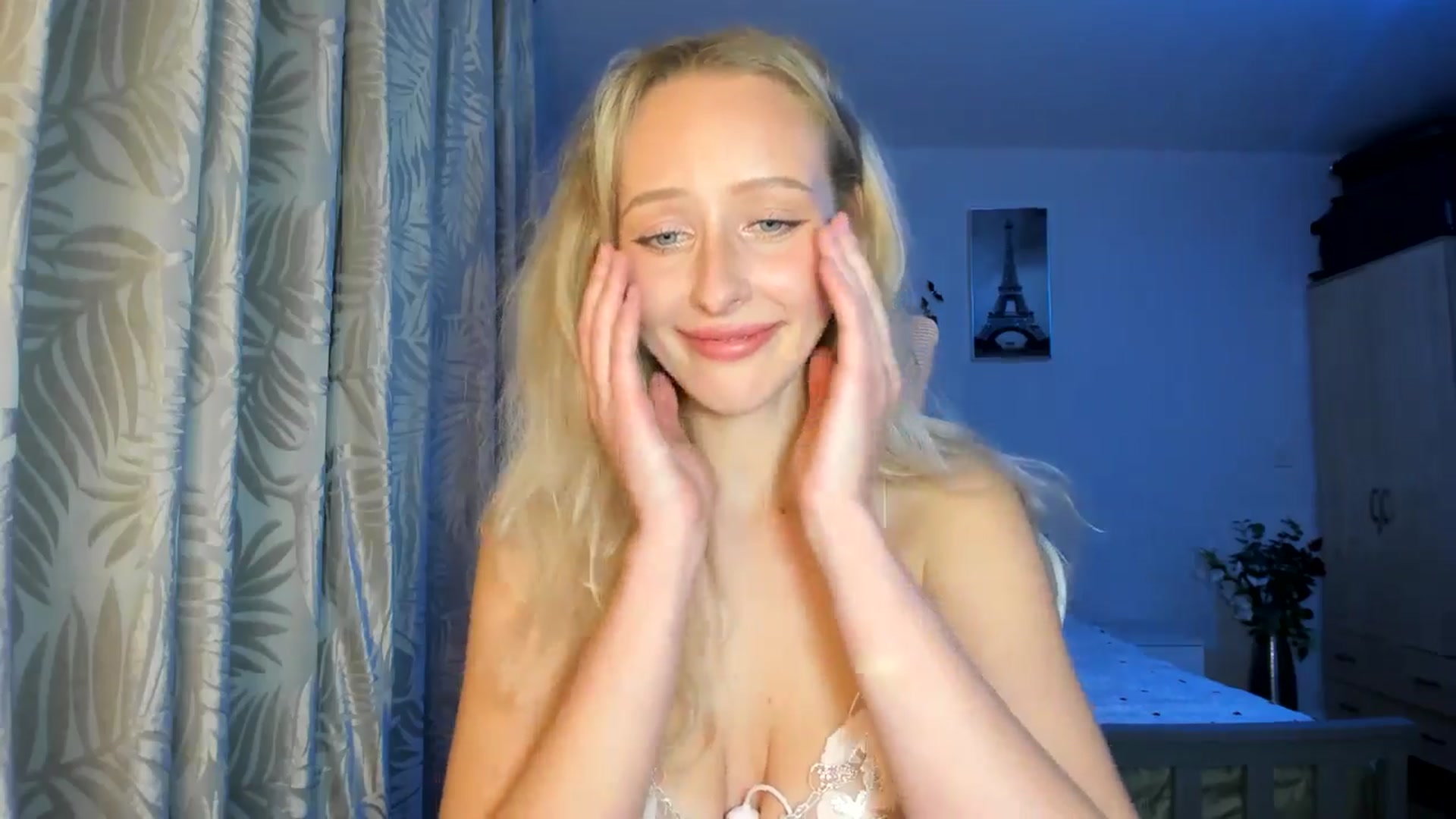 Gallery image thumbnail from Lamantina's myfreecams stream on, 11/22/2025, 01:34 image 19 of 20