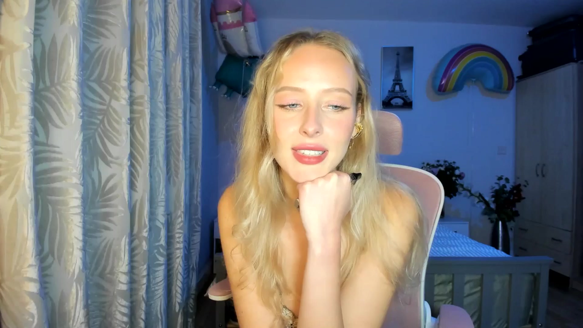 Gallery image thumbnail from Lamantina's myfreecams stream on, 11/29/2025, 02:07 image 8 of 20