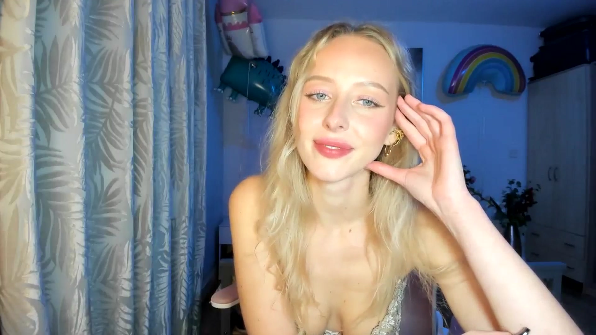 Gallery image thumbnail from Lamantina's myfreecams stream on, 11/29/2025, 02:07 image 10 of 20