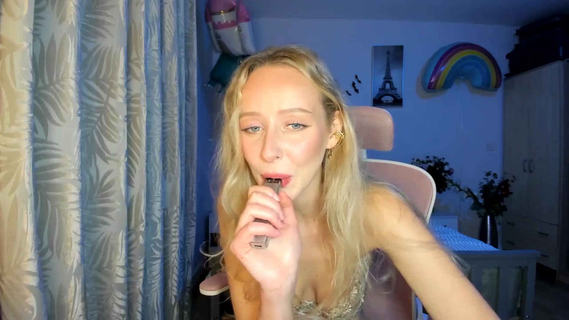 Gallery image thumbnail from Lamantina's myfreecams stream on, 11/29/2025, 02:07 image 12 of 20