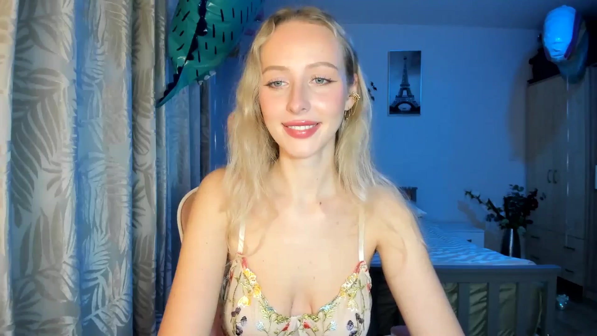 Gallery image thumbnail from Lamantina's myfreecams stream on, 12/09/2025, 02:38 image 6 of 20
