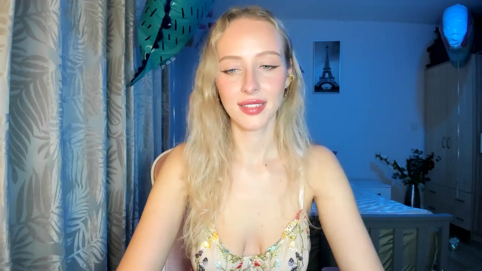 Gallery image thumbnail from Lamantina's myfreecams stream on, 12/09/2025, 02:38 image 17 of 20