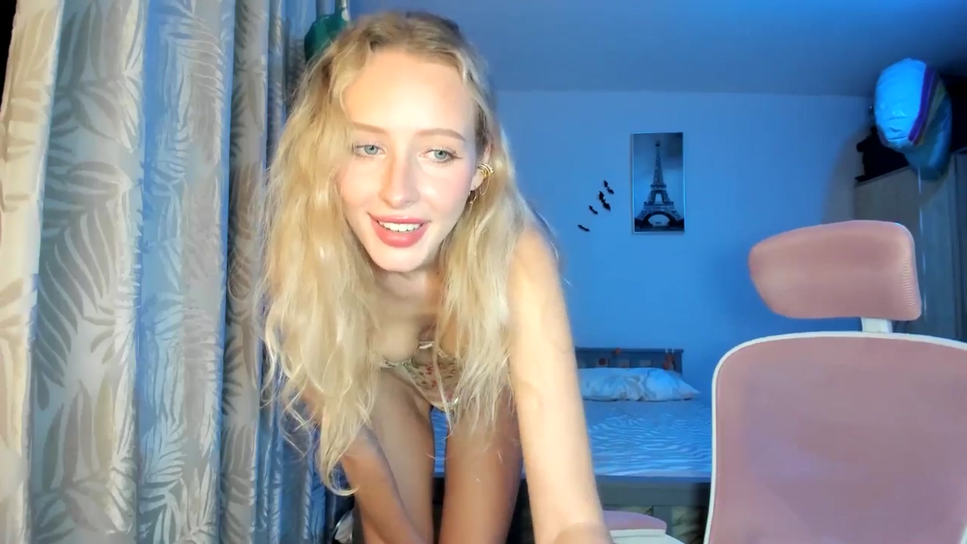 Gallery image thumbnail from Lamantina's myfreecams stream on, 12/09/2025, 03:22 image 17 of 20
