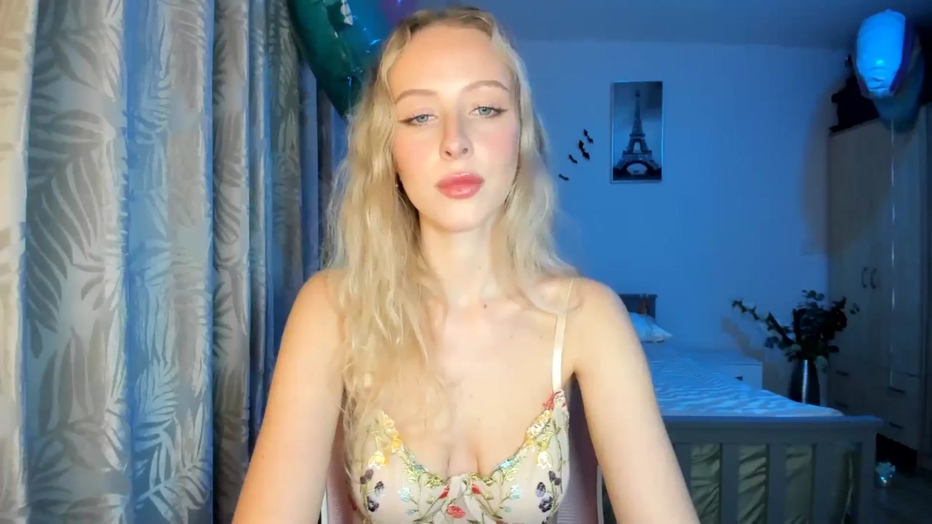 Gallery image thumbnail from Lamantina's myfreecams stream on, 12/09/2025, 03:22 image 8 of 20