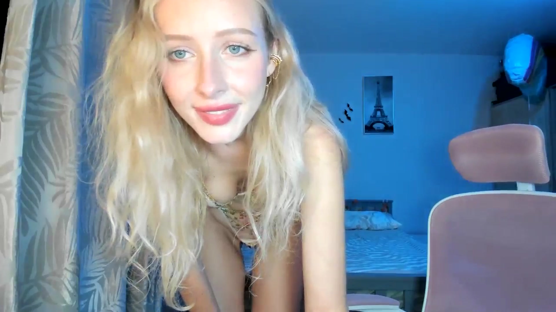Gallery image thumbnail from Lamantina's myfreecams stream on, 12/09/2025, 03:22 image 19 of 20