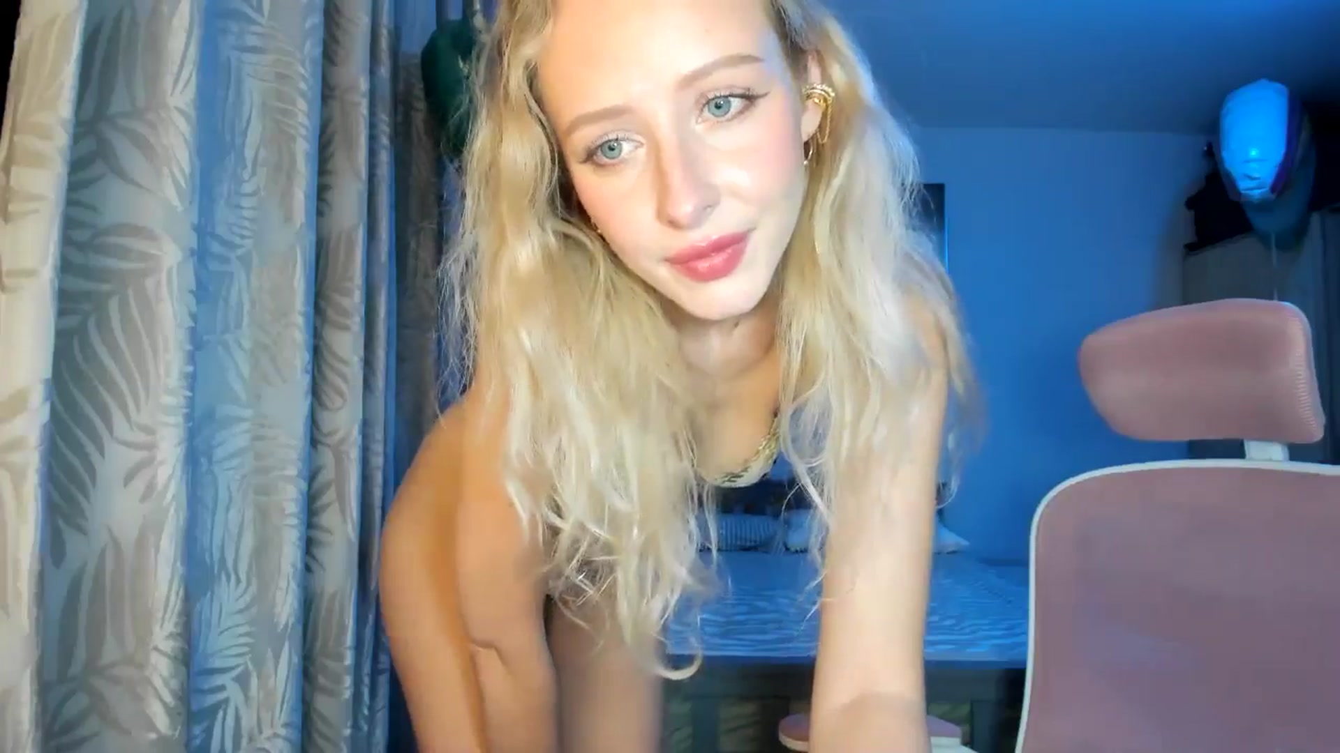 Gallery image thumbnail from Lamantina's myfreecams stream on, 12/09/2025, 03:22 image 20 of 20