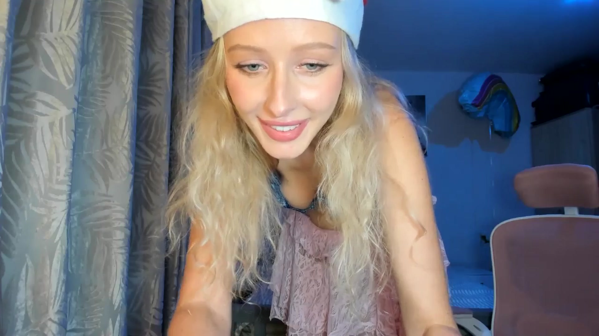 Gallery image thumbnail from Lamantina's myfreecams stream on, 12/22/2025, 02:19 image 19 of 20