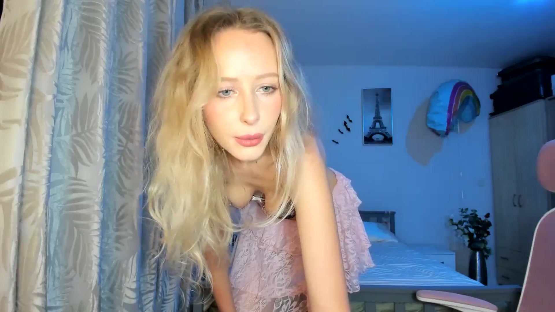 Gallery image thumbnail from Lamantina's myfreecams stream on, 12/24/2025, 23:05 image 9 of 20