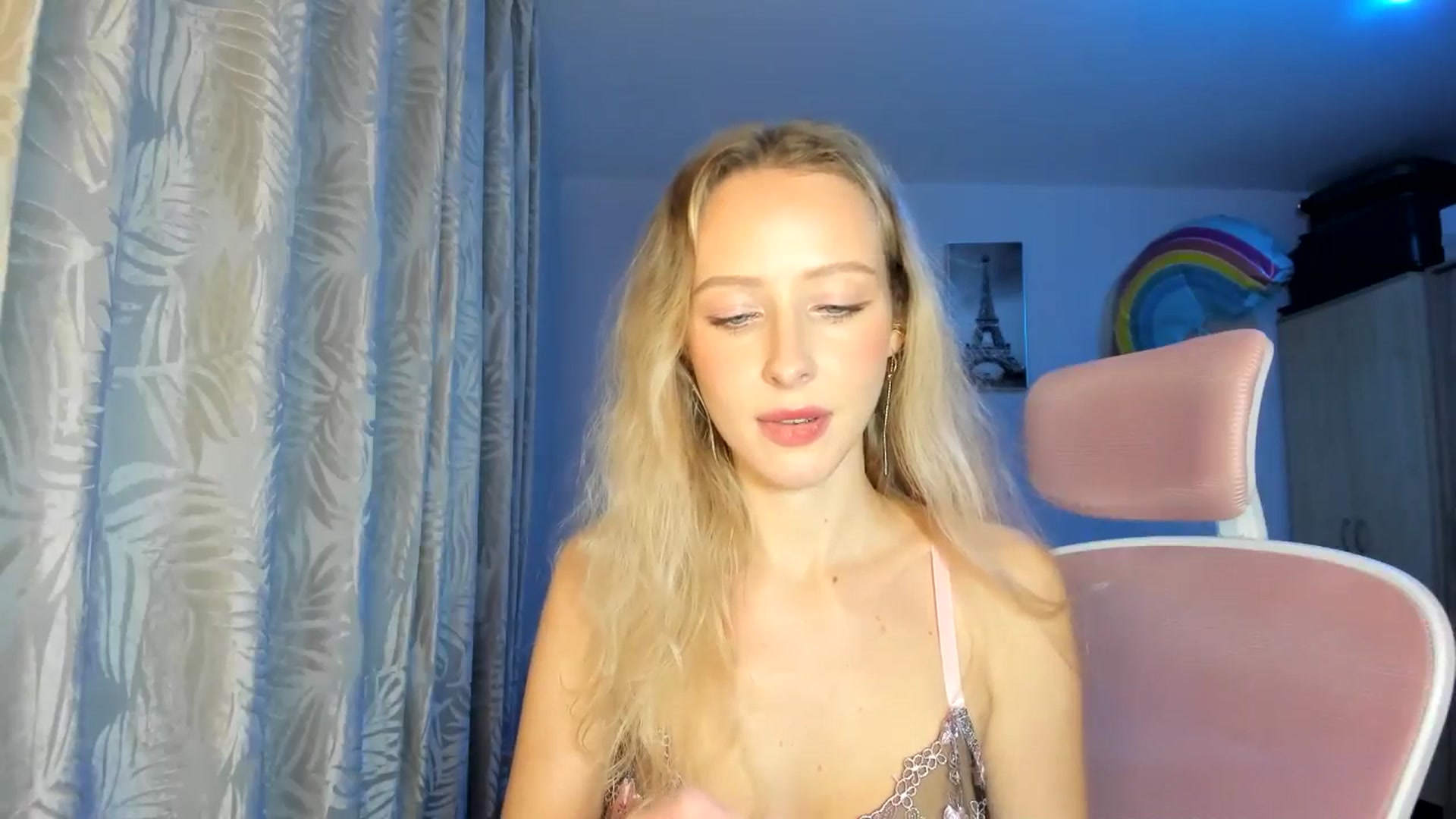 Gallery image thumbnail from Lamantina's myfreecams stream on, 12/25/2025, 02:39 image 19 of 20