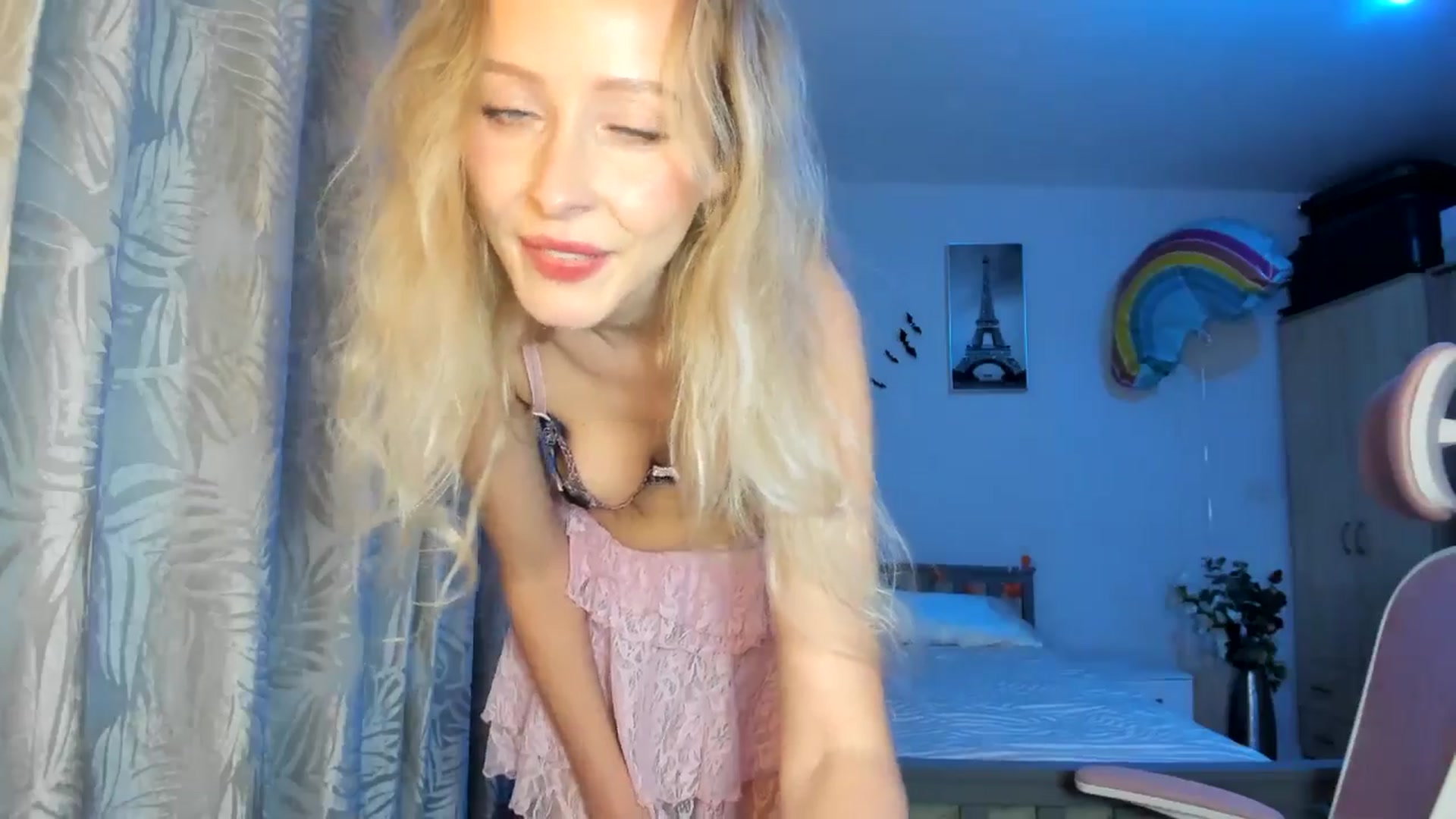 Gallery image thumbnail from Lamantina's myfreecams stream on, 12/25/2025, 02:39 image 3 of 20