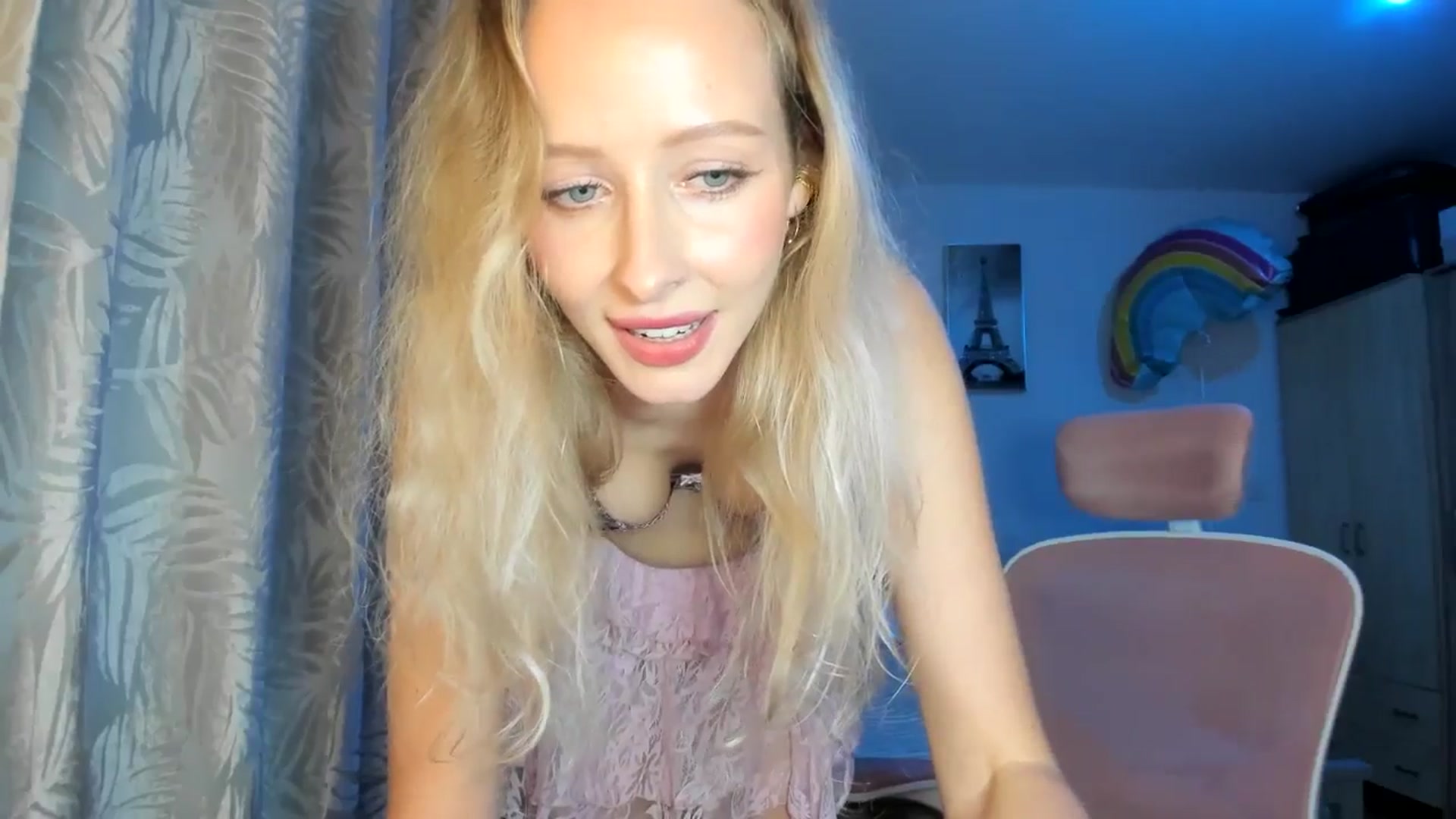 Gallery image thumbnail from Lamantina's myfreecams stream on, 12/25/2025, 02:39 image 15 of 20