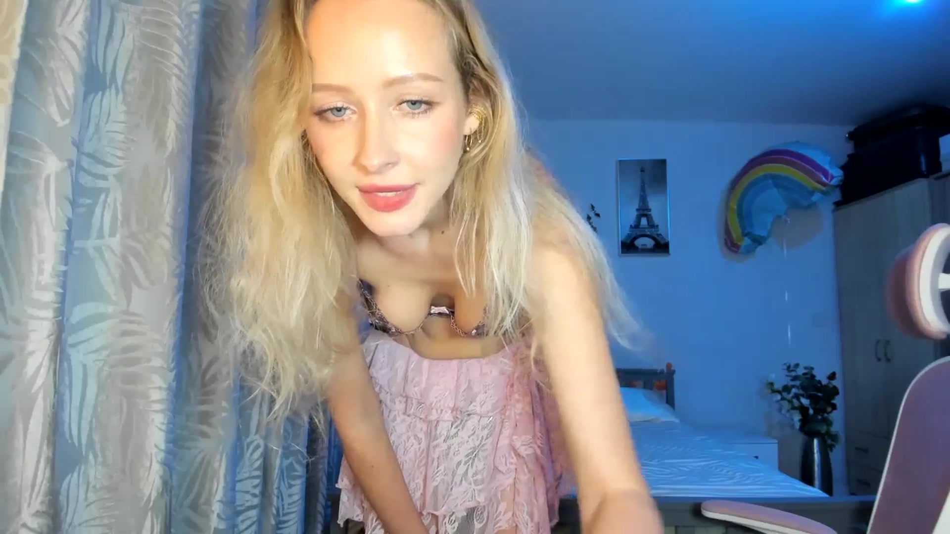 Gallery image thumbnail from Lamantina's myfreecams stream on, 12/25/2025, 02:39 image 7 of 20