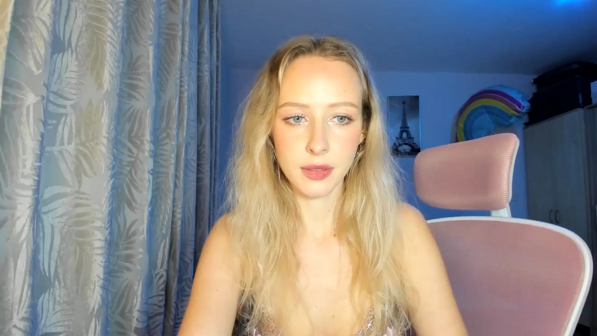 Gallery image thumbnail from Lamantina's myfreecams stream on, 12/25/2025, 02:39 image 18 of 20