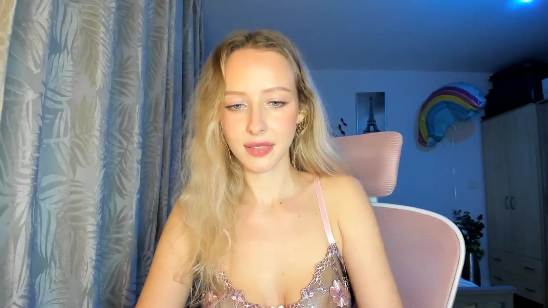 Gallery image thumbnail from Lamantina's myfreecams stream on, 12/25/2025, 02:39 image 11 of 20