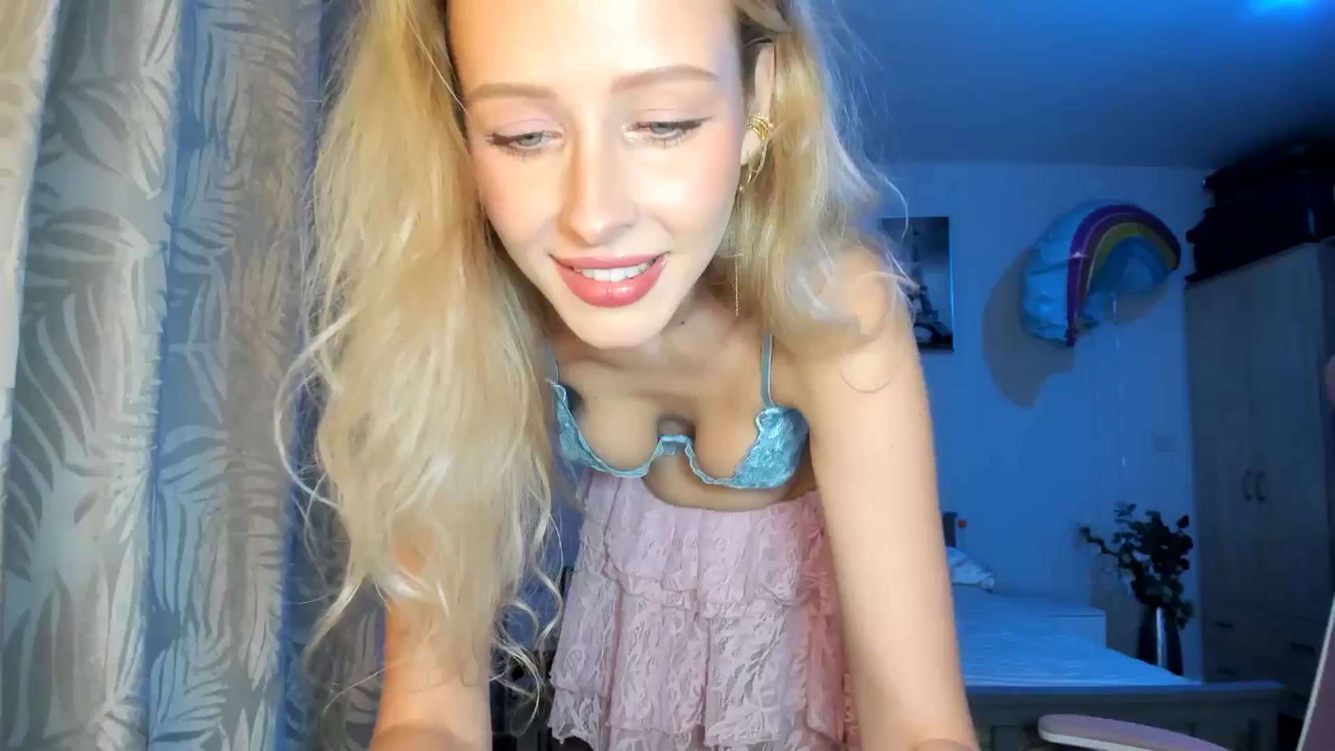 Gallery image thumbnail from Lamantina's myfreecams stream on, 12/27/2025, 01:43 image 9 of 20