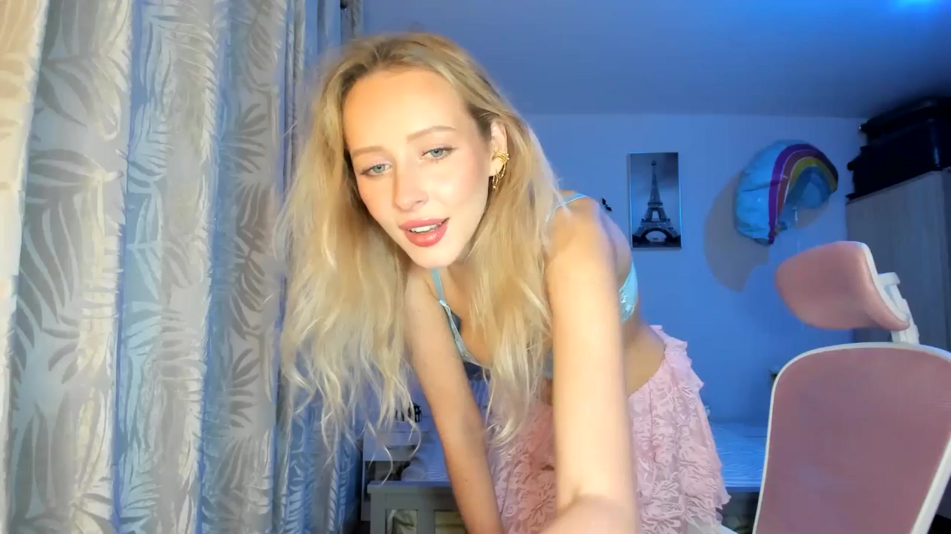 Gallery image thumbnail from Lamantina's myfreecams stream on, 12/27/2025, 01:43 image 16 of 20